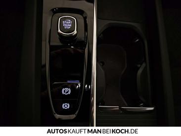 Volvo XC60 B4 Core — photo 31