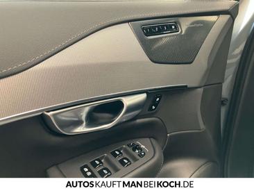 Volvo XC90 B5 Plus — photo 16