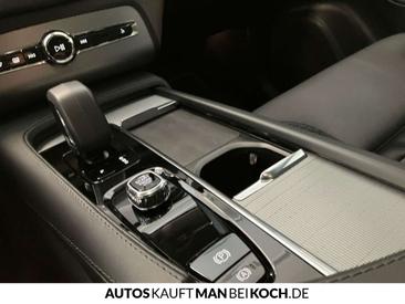Volvo XC90 B5 Plus — photo 21
