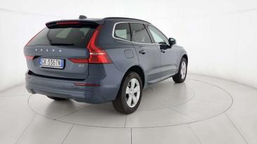Volvo XC60 B4 Core — photo 15
