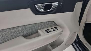 Volvo XC60 B4 Core — photo 16