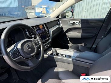 Volvo XC60 B4 Core — photo 11