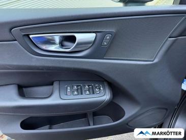 Volvo XC60 B4 Core — photo 13