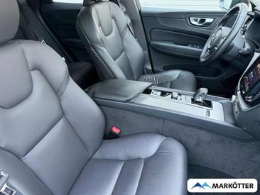 Volvo XC60 B4 Core — photo 15