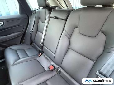 Volvo XC60 B4 Core — photo 30