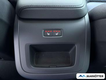 Volvo XC60 B4 Core — photo 32
