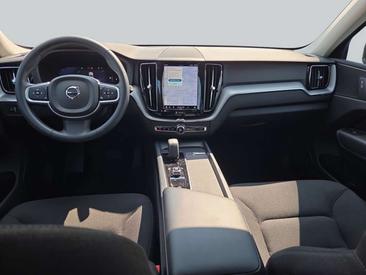 Volvo XC60 B4 Core — photo 9