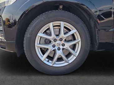 Volvo XC60 B4 Core — photo 13