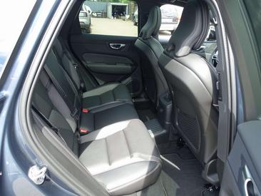 Volvo XC60 T8 PLUS — photo 10
