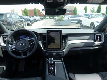 Volvo XC60 T8 PLUS — photo 12