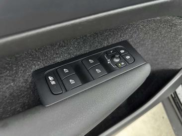 Volvo XC40 T5 Recharge Plus — photo 21