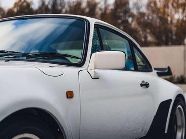 Porsche 911 930 Turbo 3.3 — photo 9