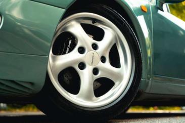 Porsche 993 CARRERA 4 — photo 5