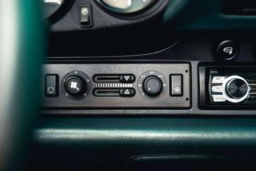 Porsche 993 CARRERA 4 — photo 21