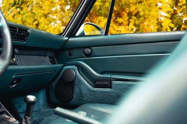 Porsche 993 CARRERA 4 — photo 14
