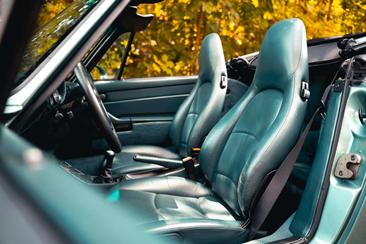 Porsche 993 CARRERA 4 — photo 24