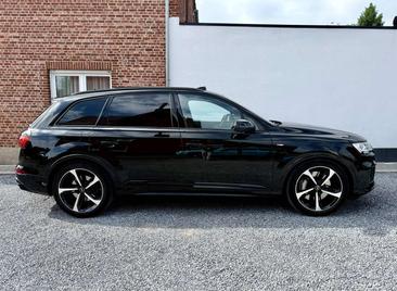 Audi Q7 S Line 55 TFSI E — photo 8