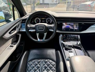 Audi Q7 S Line 55 TFSI E — photo 17