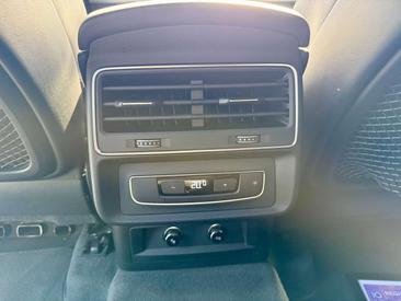 Audi Q7 S Line 55 TFSI E — photo 43