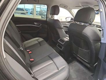 Audi E-tron Sportback 55 — photo 8