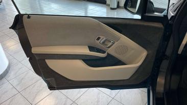 BMW I3 — photo 11