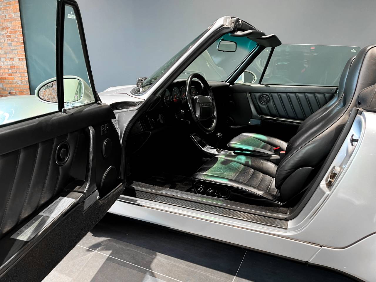 Porsche 964 Carrera 2 Cabriolet Turbo Look - 1992 - Joinsteer - #21