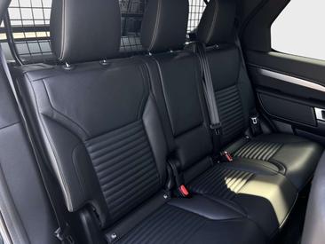Land Rover Discovery Dynamic SE D350 AWD — photo 12