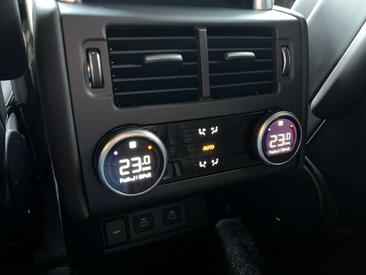 Land Rover Discovery Dynamic SE D350 AWD — photo 22