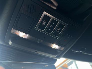 Land Rover Discovery Dynamic SE D350 AWD — photo 33
