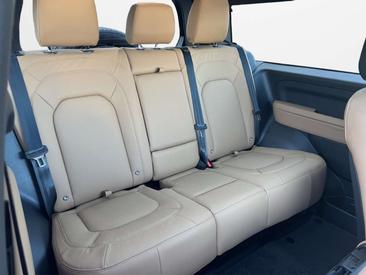 Land Rover Defender 90 D300 X-Dynamic HSE StandHZ AHK — photo 13