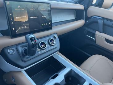 Land Rover Defender 90 D300 X-Dynamic HSE StandHZ AHK — photo 20