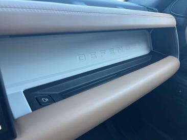 Land Rover Defender 90 D300 X-Dynamic HSE StandHZ AHK — photo 26