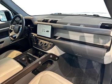 Land Rover Defender 130 Style+Fahrassist+AHK+Pano 3.0 D300 — photo 3