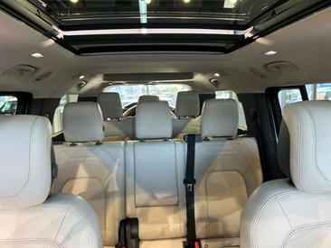Land Rover Defender 130 Style+Fahrassist+AHK+Pano 3.0 D300 — photo 16