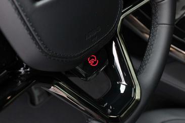 Land Rover Range Rover Sport SV — photo 11