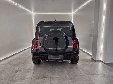 Land Rover Defender 130 D300 MHEV — photo 3