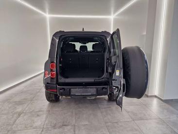 Land Rover Defender 130 D300 MHEV — photo 4