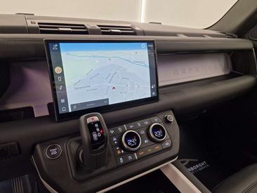 Land Rover Defender 130 D300 MHEV — photo 10