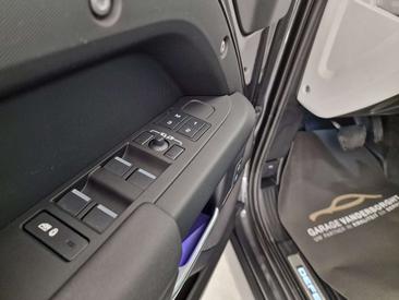 Land Rover Defender 130 D300 MHEV — photo 17
