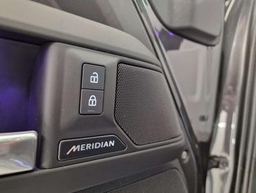 Land Rover Defender 130 D300 MHEV — photo 18