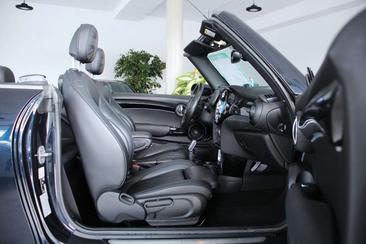 Mini Cabrio Premium Plus Cooper — photo 11
