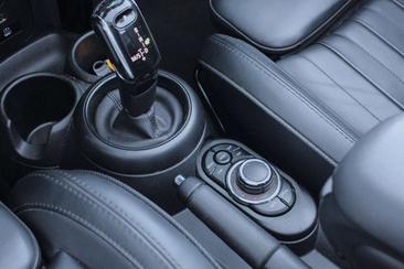 Mini Cabrio Premium Plus Cooper — photo 18