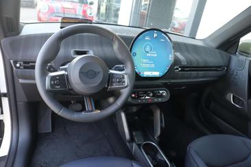 Mini 3 Portes Cooper SE — photo 3