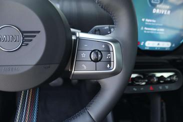 Mini 3 Portes Cooper SE — photo 11