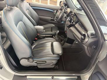 Mini Cabrio Sidewalk Cooper — photo 10
