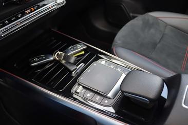 Mercedes GLB 180 AMG Line — photo 19