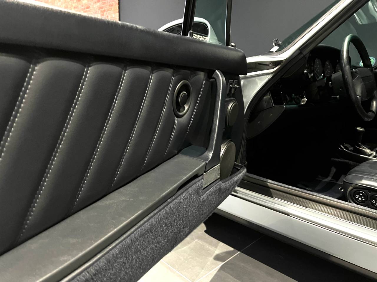 Porsche 964 Carrera 4 Cabriolet - 1993 - Joinsteer - #20