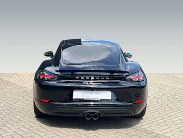 Porsche 718 Cayman GT4 — photo 5