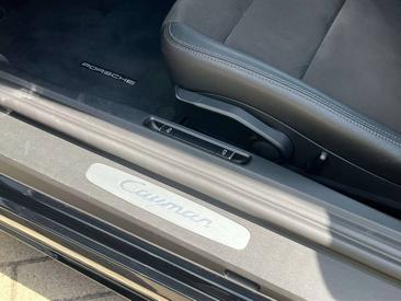 Porsche 718 Cayman GT4 — photo 7