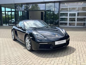 Porsche 718 Cayman GT4 — photo 10